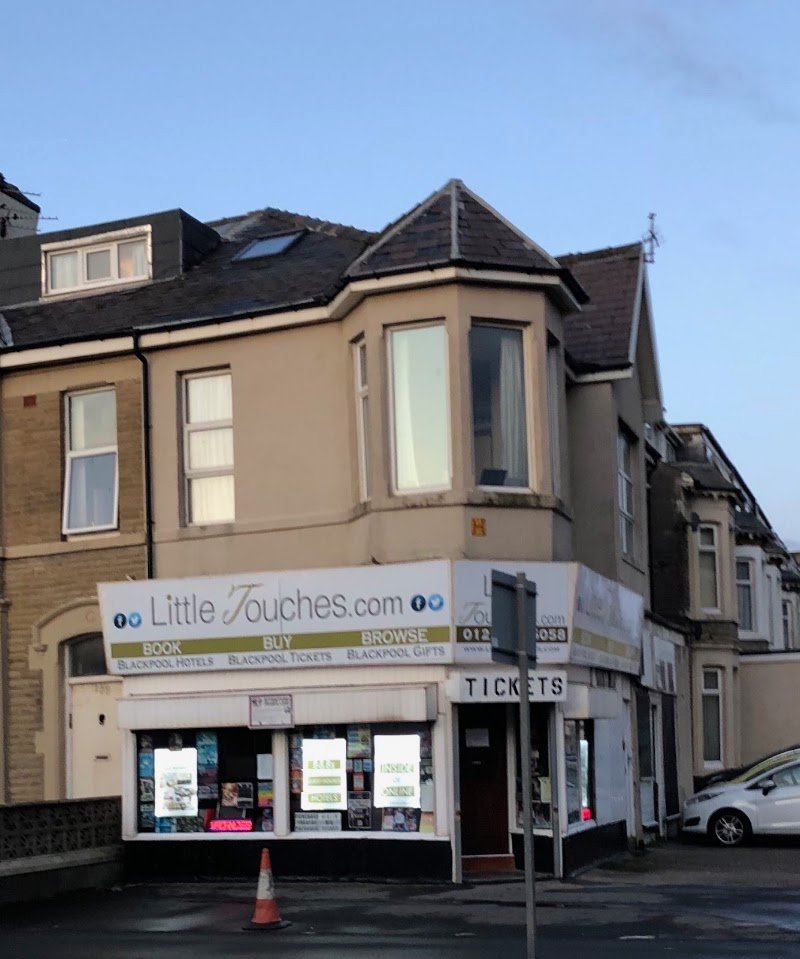 LittleTouches. Accommodation and Activities - Bond Street/Withnell Road Crossroads