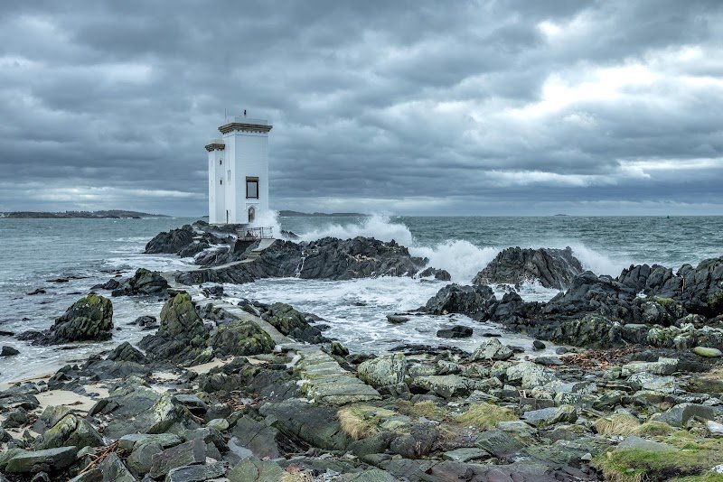 Carraig Fhada Lighthouse