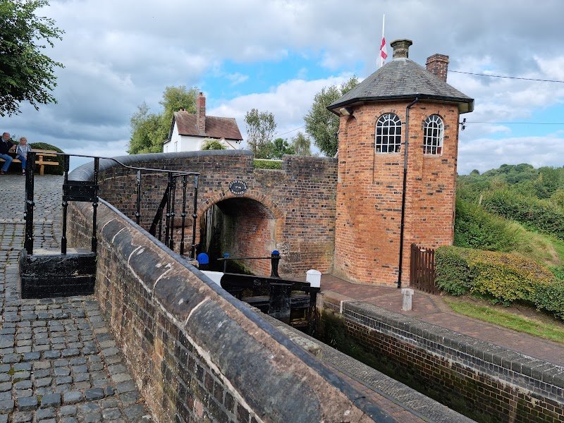 Bratch Locks