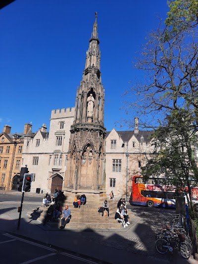 Magdalen Street (Stop C4)