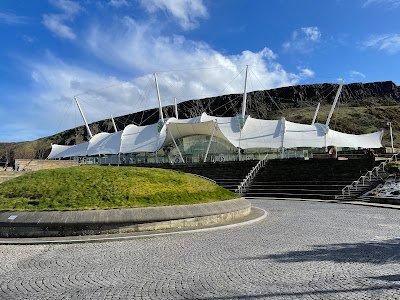 Dynamic Earth